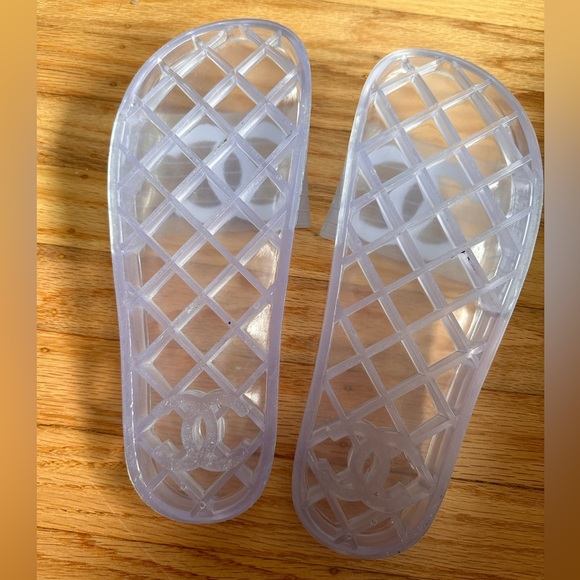 Chanel Clear Poolside Sandals - Picture 4 of 4